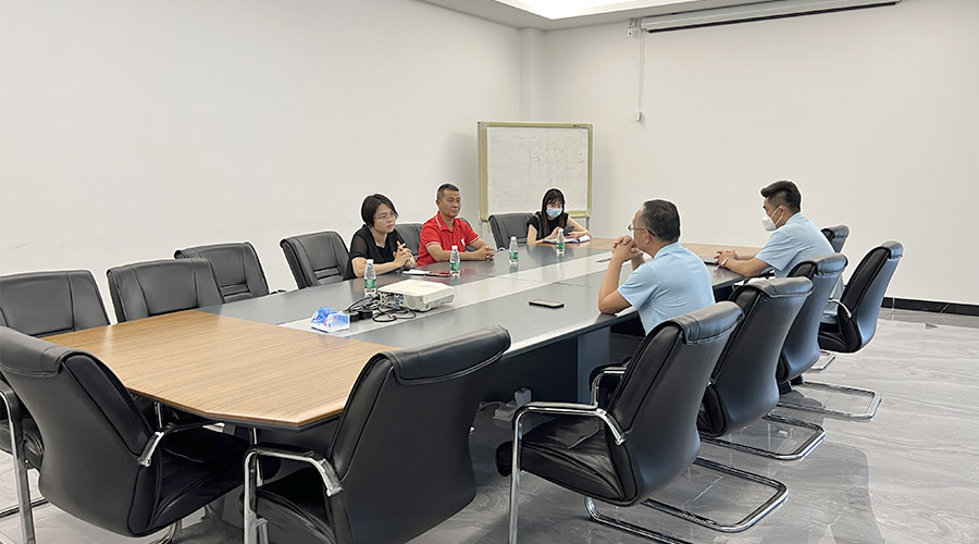 排憂(yōu)難 提信心！鶴城鎮(zhèn)書(shū)記蒞臨金環(huán)電器開(kāi)展暖企活動(dòng)