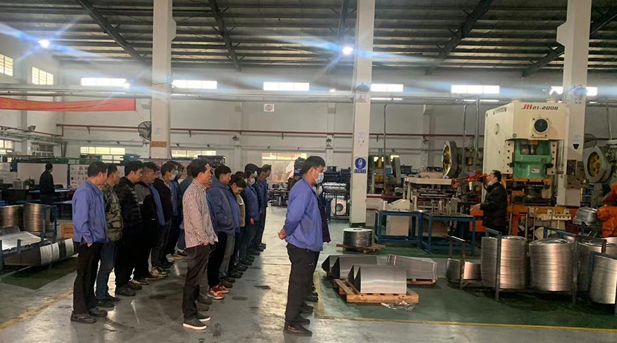 意氣奮發(fā)！金環(huán)電器沖壓車間組織人員開展例行早會